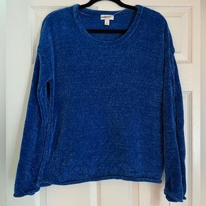 NWT- Small oversized chunky knit sweater with decorative sleeves